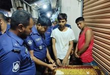 রূপগঞ্জে দুই মাদক ব্যবসায়ীকে গণধোলাই দিয়ে পুলিশে সোপর্দ্য