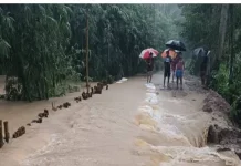 ফেনীর ৩৫ গ্রামে ভয়াবহ বন্যা, বিদ্যুৎ সংযোগ বিচ্ছিন্ন