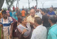 হাসপাতালে যাওয়ার পথে প্রাণ গেল বাবা ছেলের